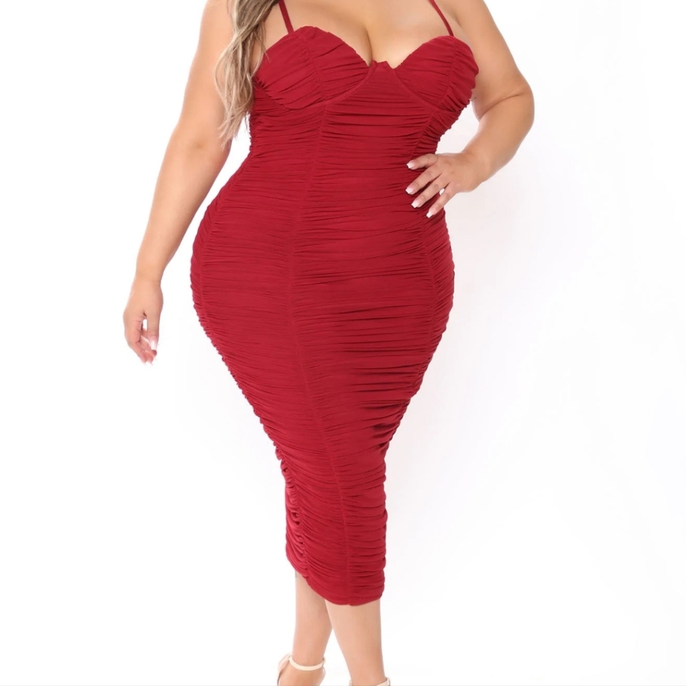 Red Formal dress - Picture 3 of 4